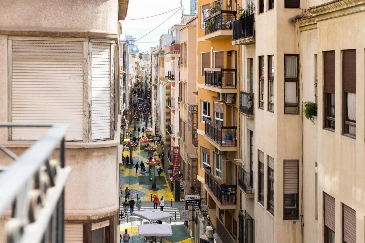 Family And Friends -Alicante Center ภายนอก รูปภาพ